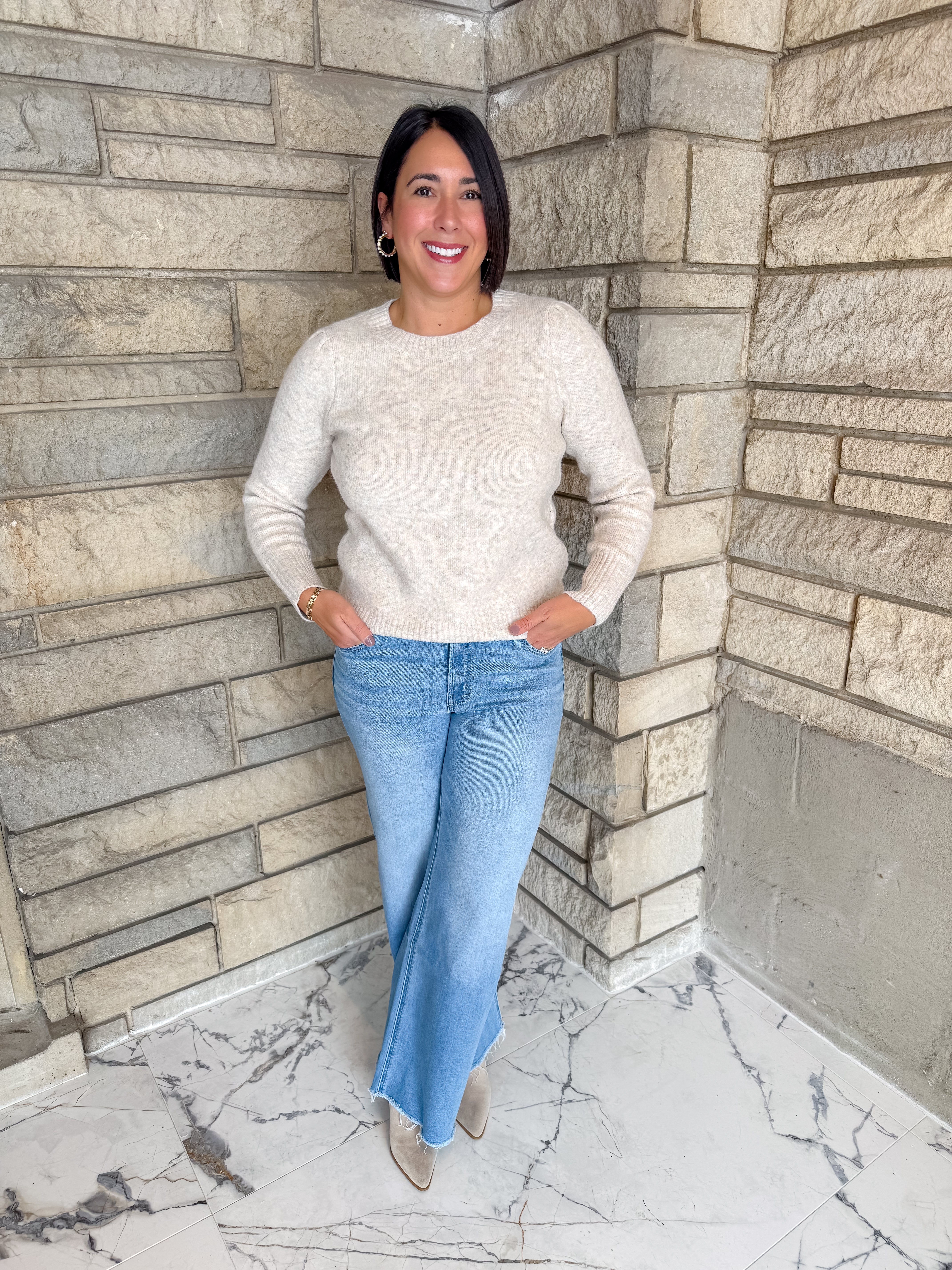 Puff sleeve sweater
heathered 
classic crew neck