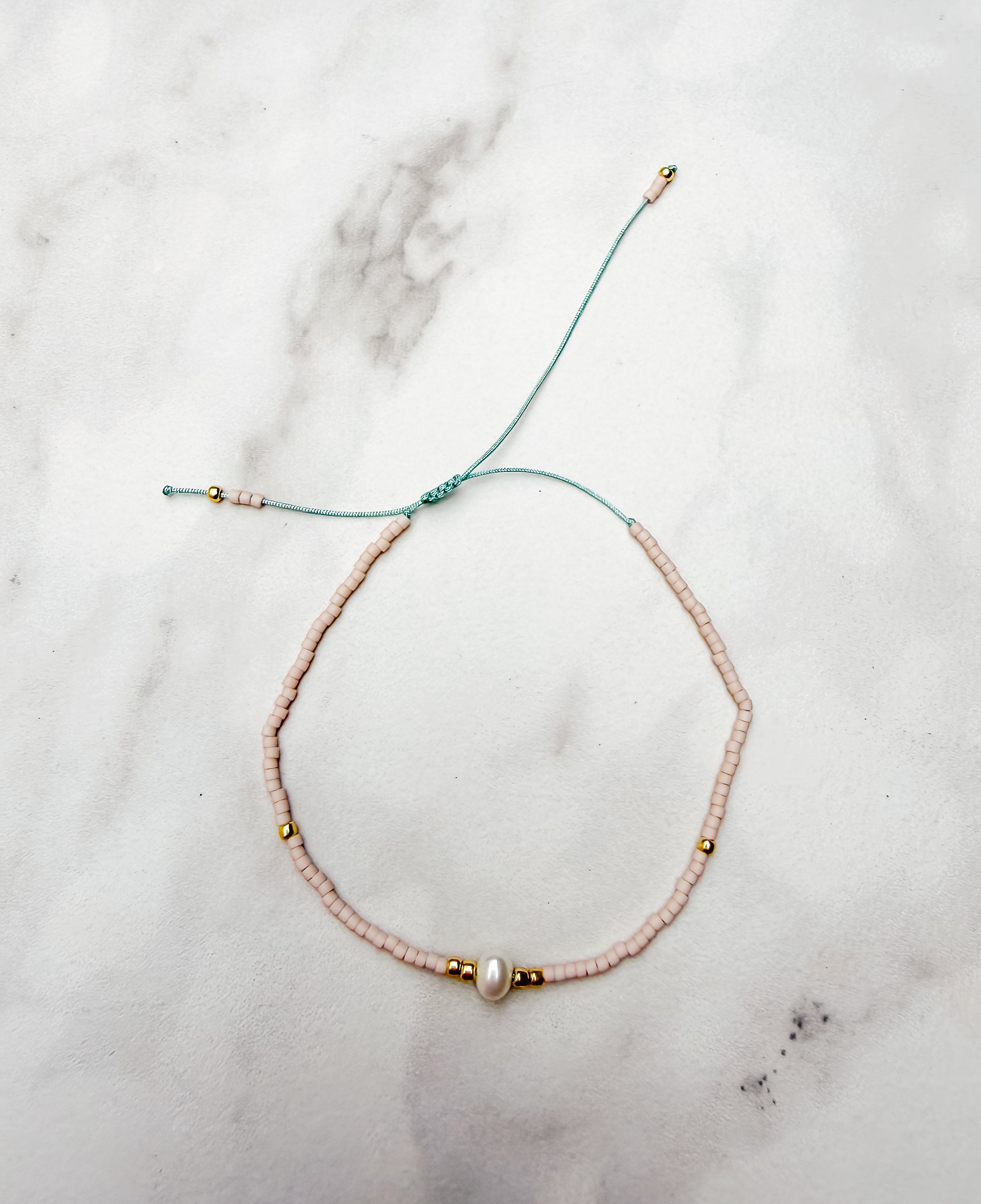 Perla Pearl Seed Bead Thread Bracelet