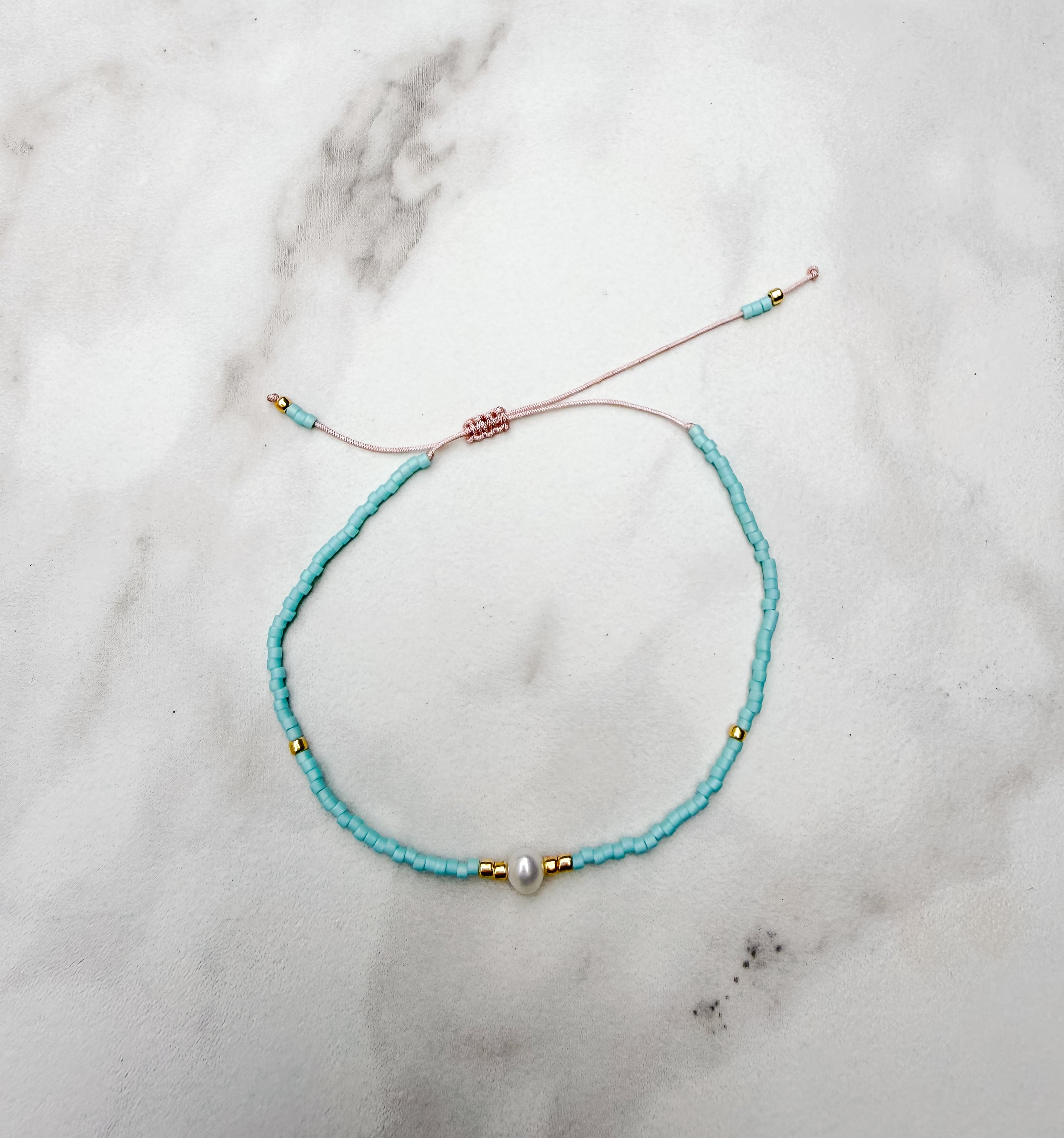 Perla Pearl Seed Bead Thread Bracelet