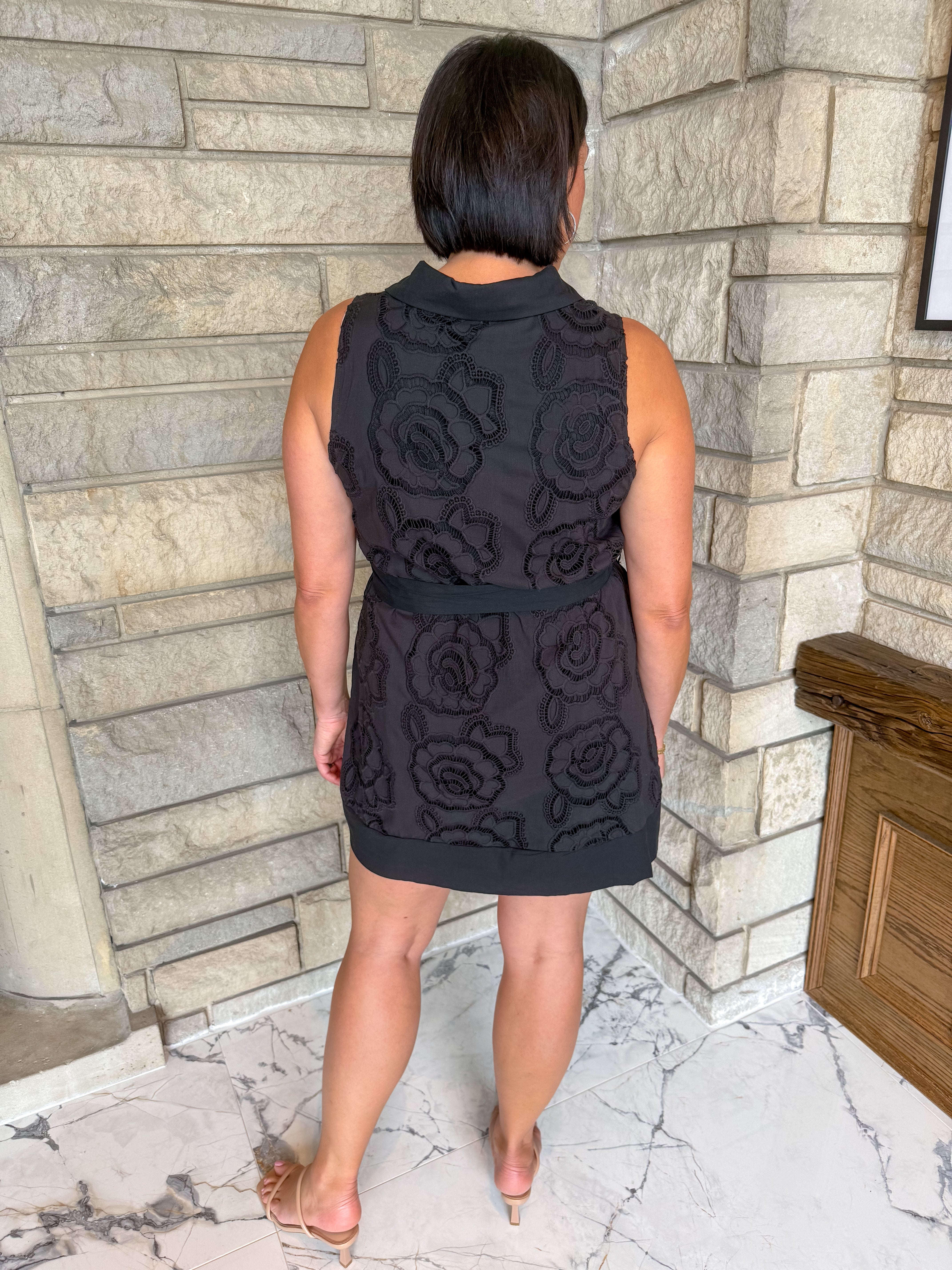 Jayden Sleeveless Lace Tie Dress