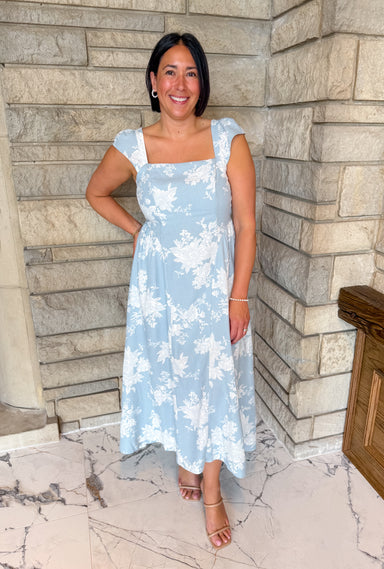 light blue floral midi dress
ruffle strap square neckline blue midi dress