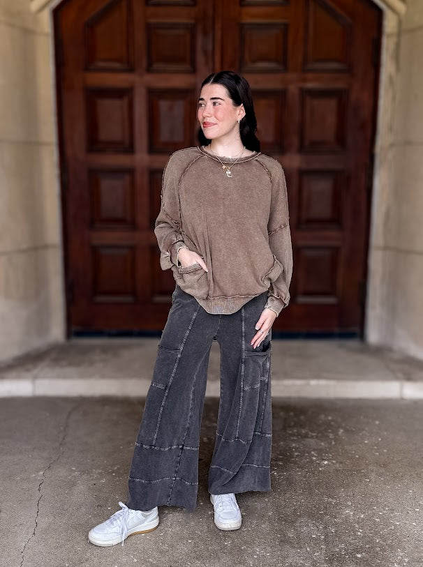 Avril Washed Pocket Sweatshirt