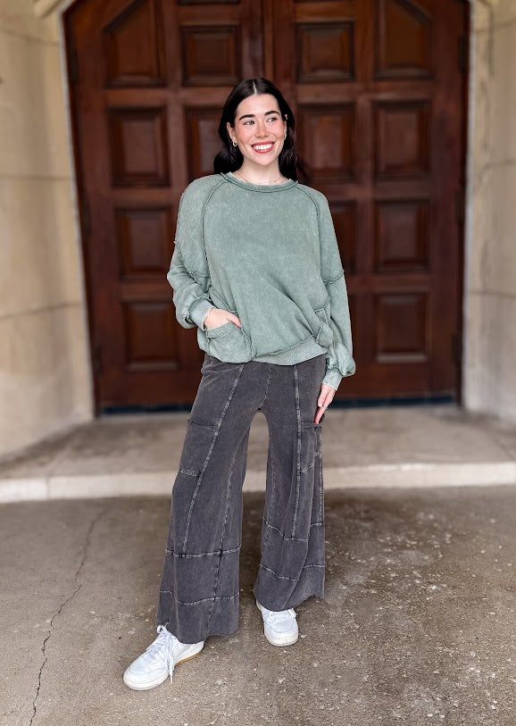 Avril Washed Pocket Sweatshirt