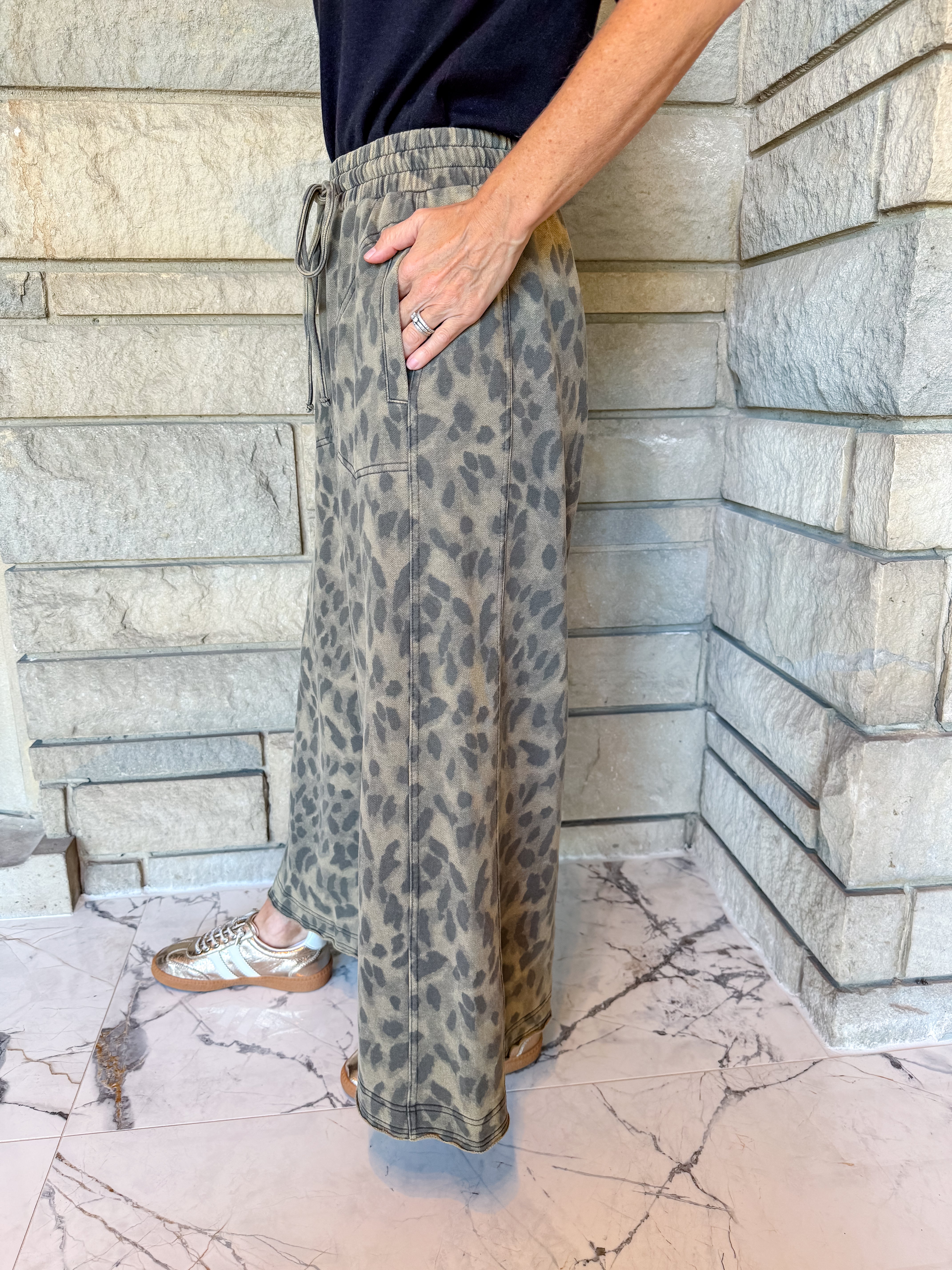 Lara Animal Print Washed Knit Pants