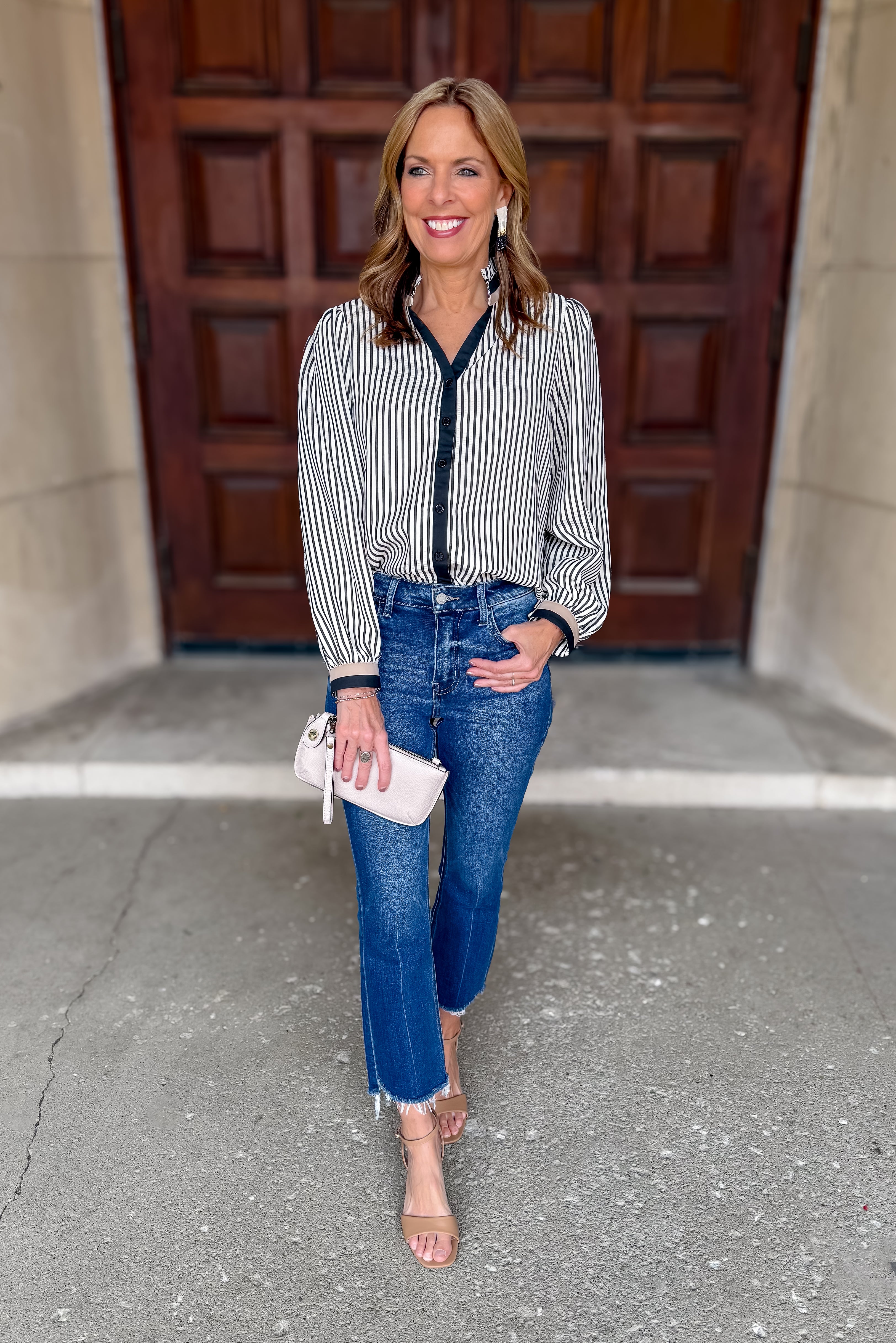 Vertical Stripe
Seersucker
Long Puff Sleeve
Button Front
Contrast Trim
Split-V 
Mini Ruffle Neckline
Button Cuff