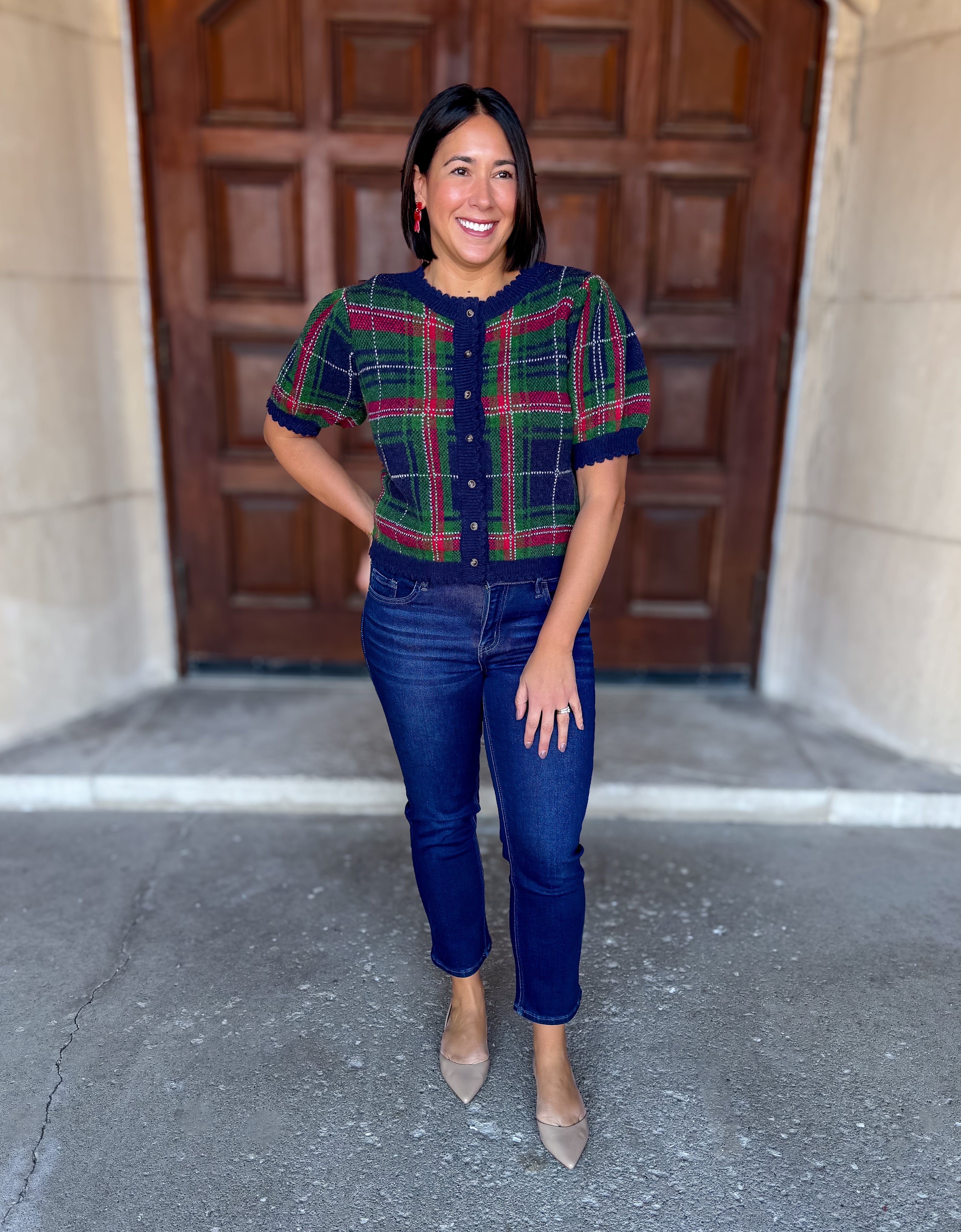 Plaid
Cardigan
Short Puff Sleeves
Scallop Edges
Button Front
Medium Weight
Navy