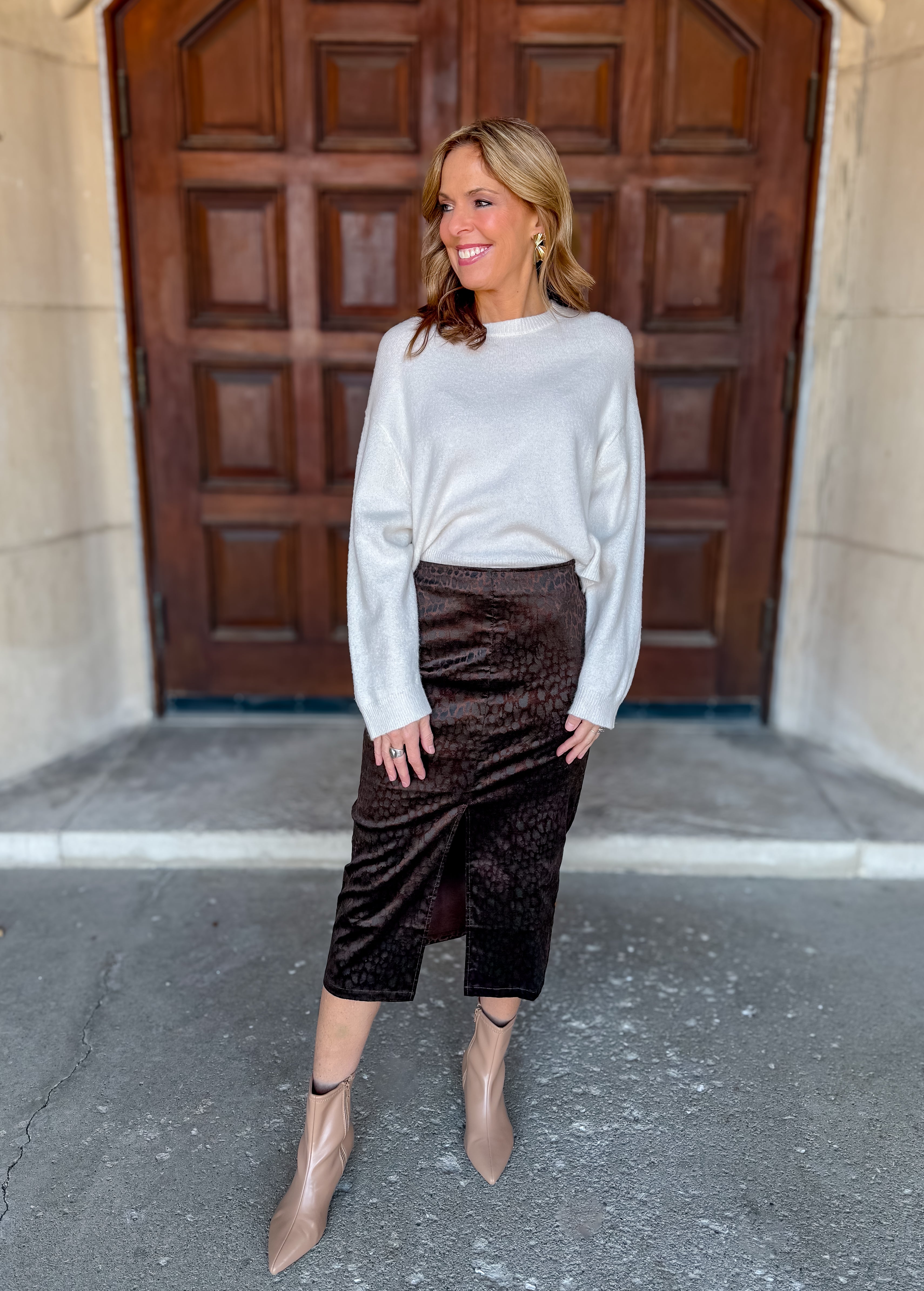 Leopard
Pencil
Skirt
Front Slit
Midi
Side Zipper