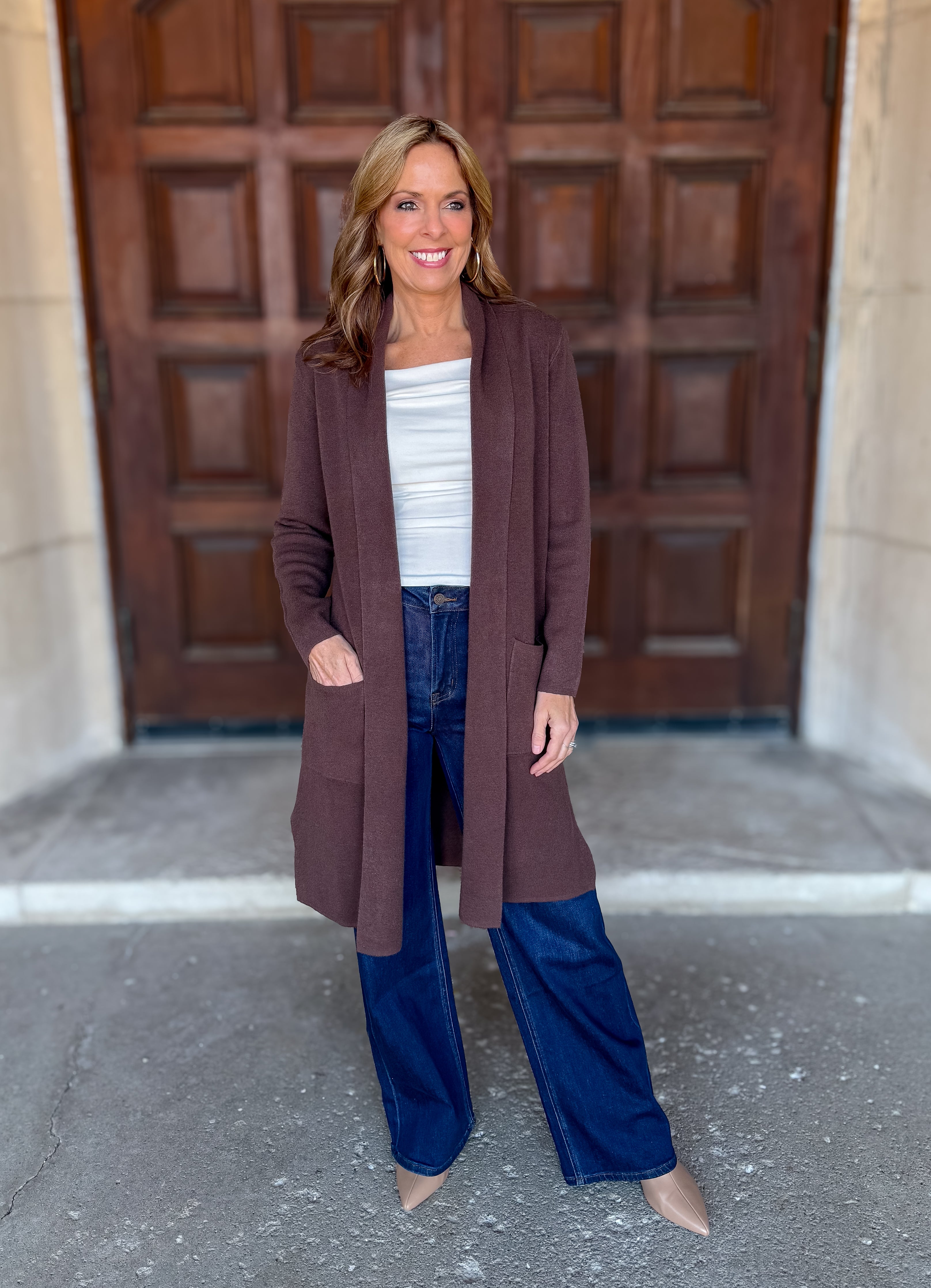 Open Sweater Coat
Front Pockets
Knee Length
Split Hem
Medium weight