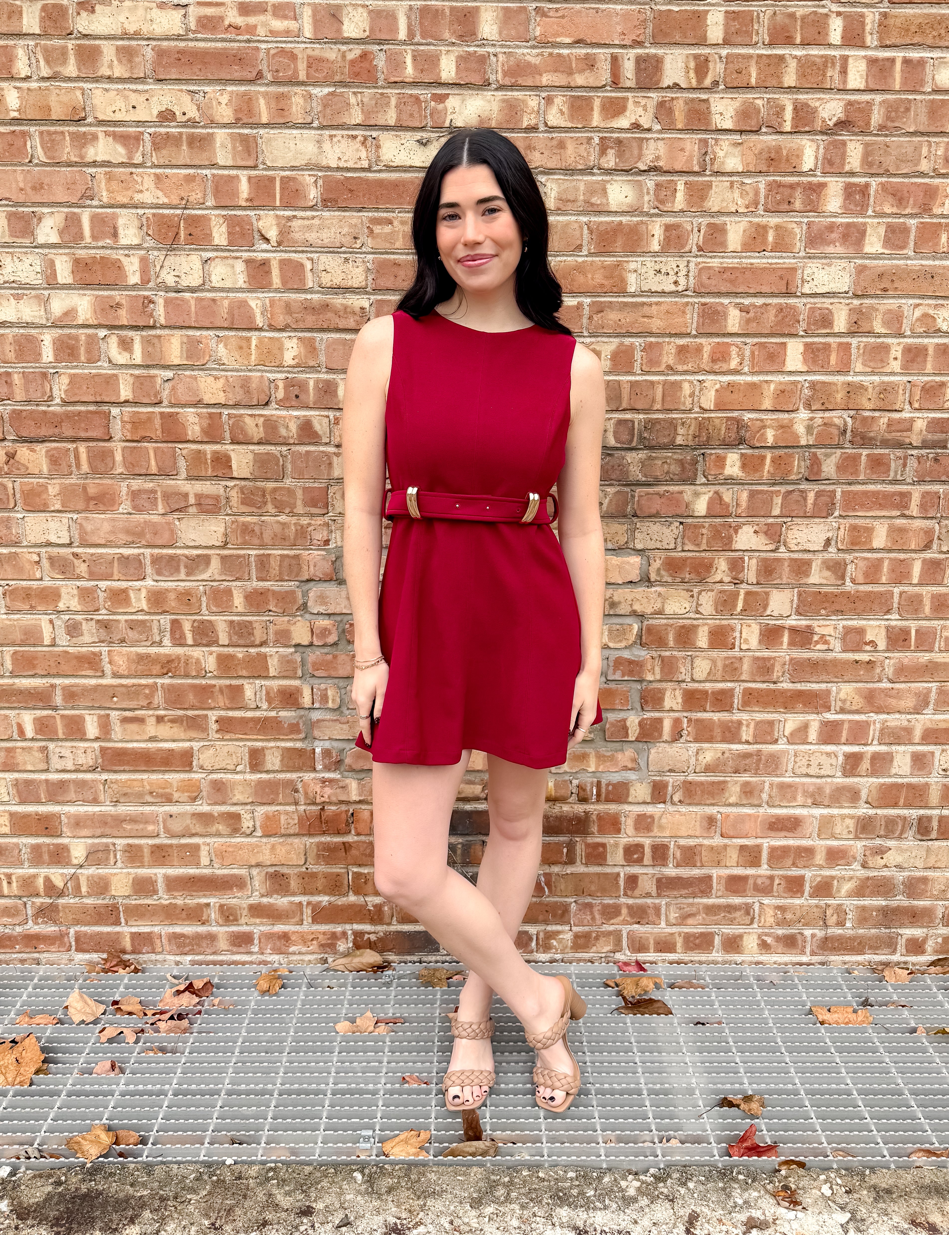 Sleeveless Dress
Gold belt loop dress
Mini dress