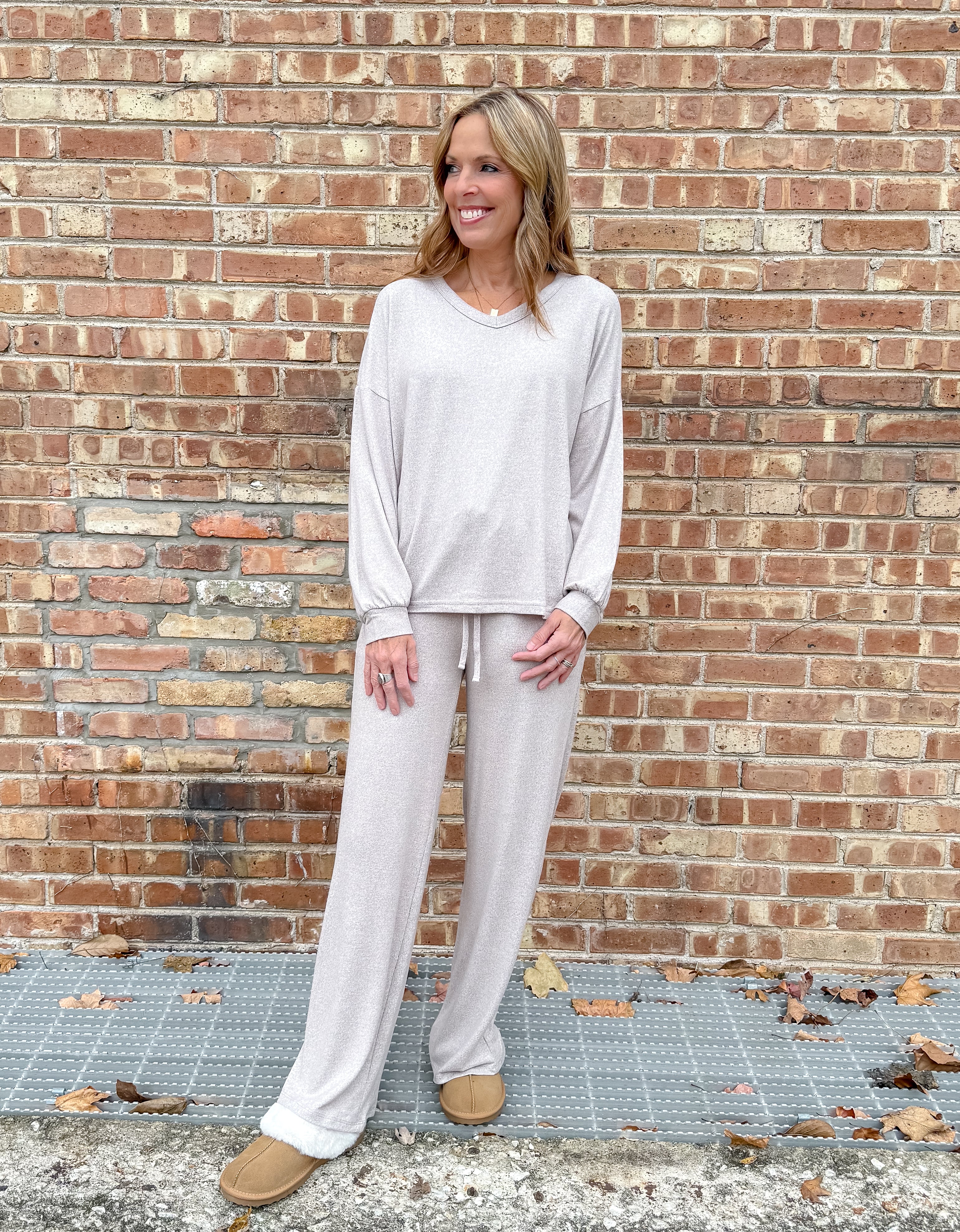soft brushed pajamas
v neck pj set