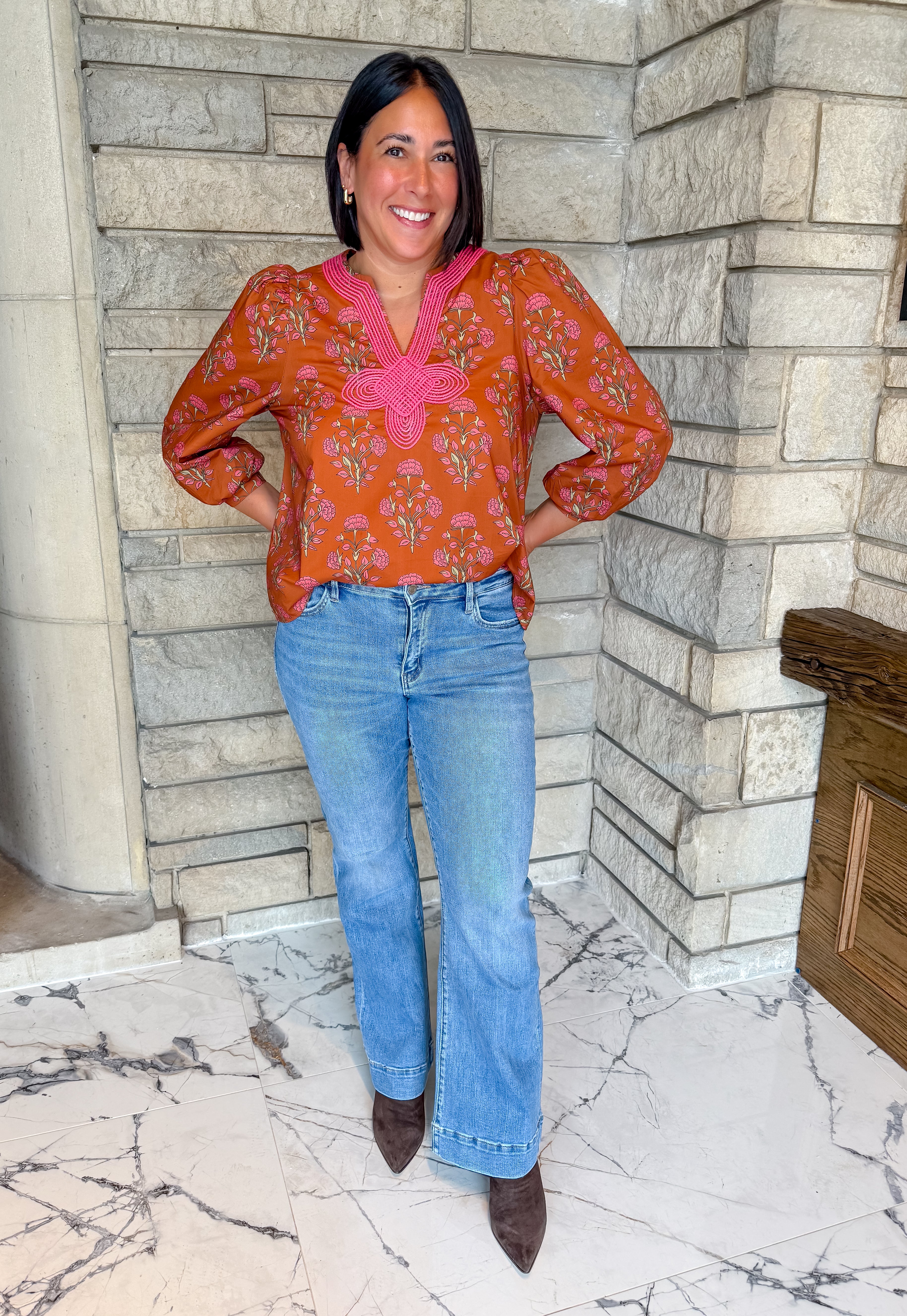 floral print
rust color with hot pink trim
contrast embroidery