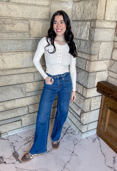 round neck top
button front top
fitted ribbed top