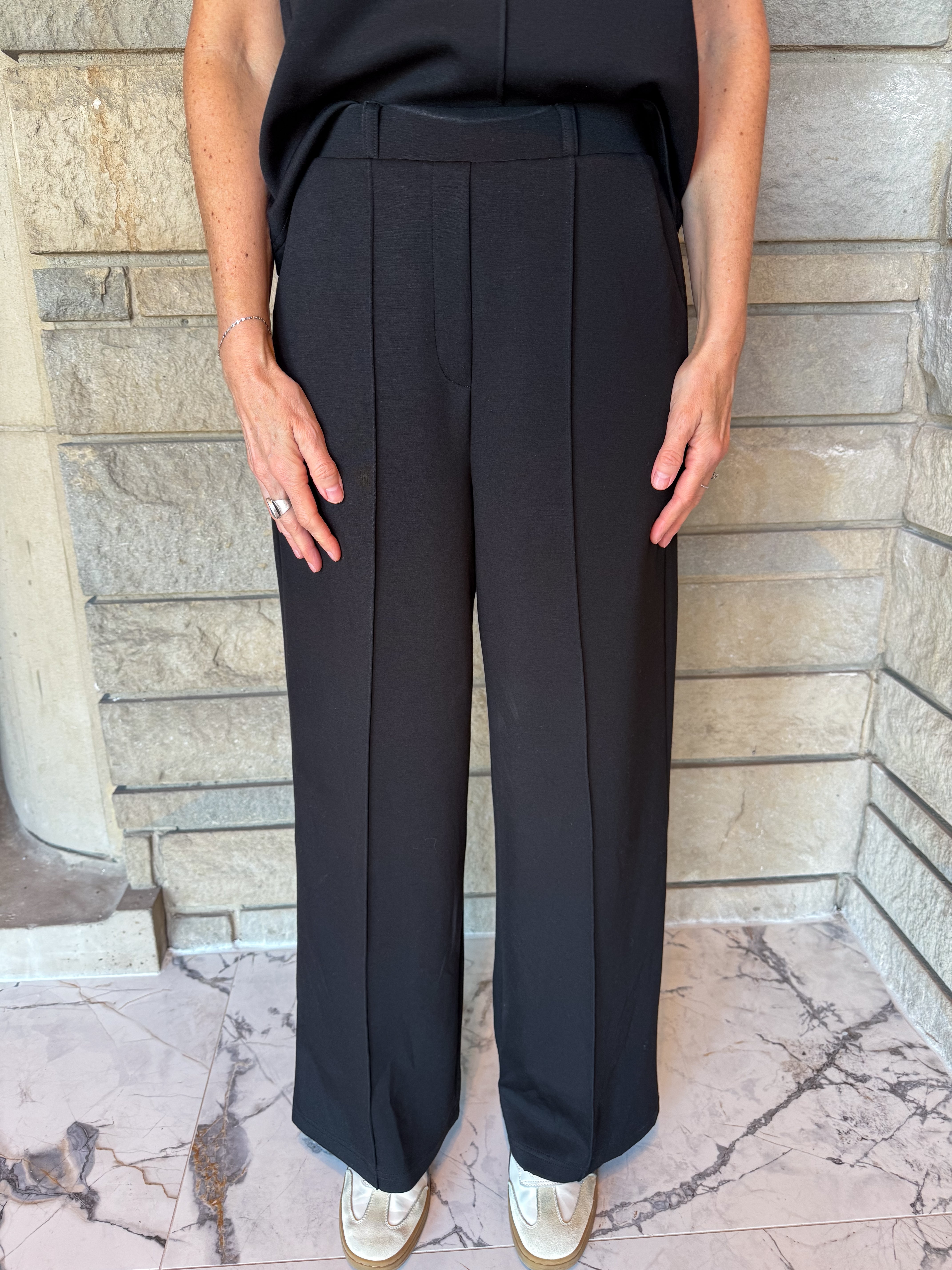 Jovie Sleeveless Mock Neck Set