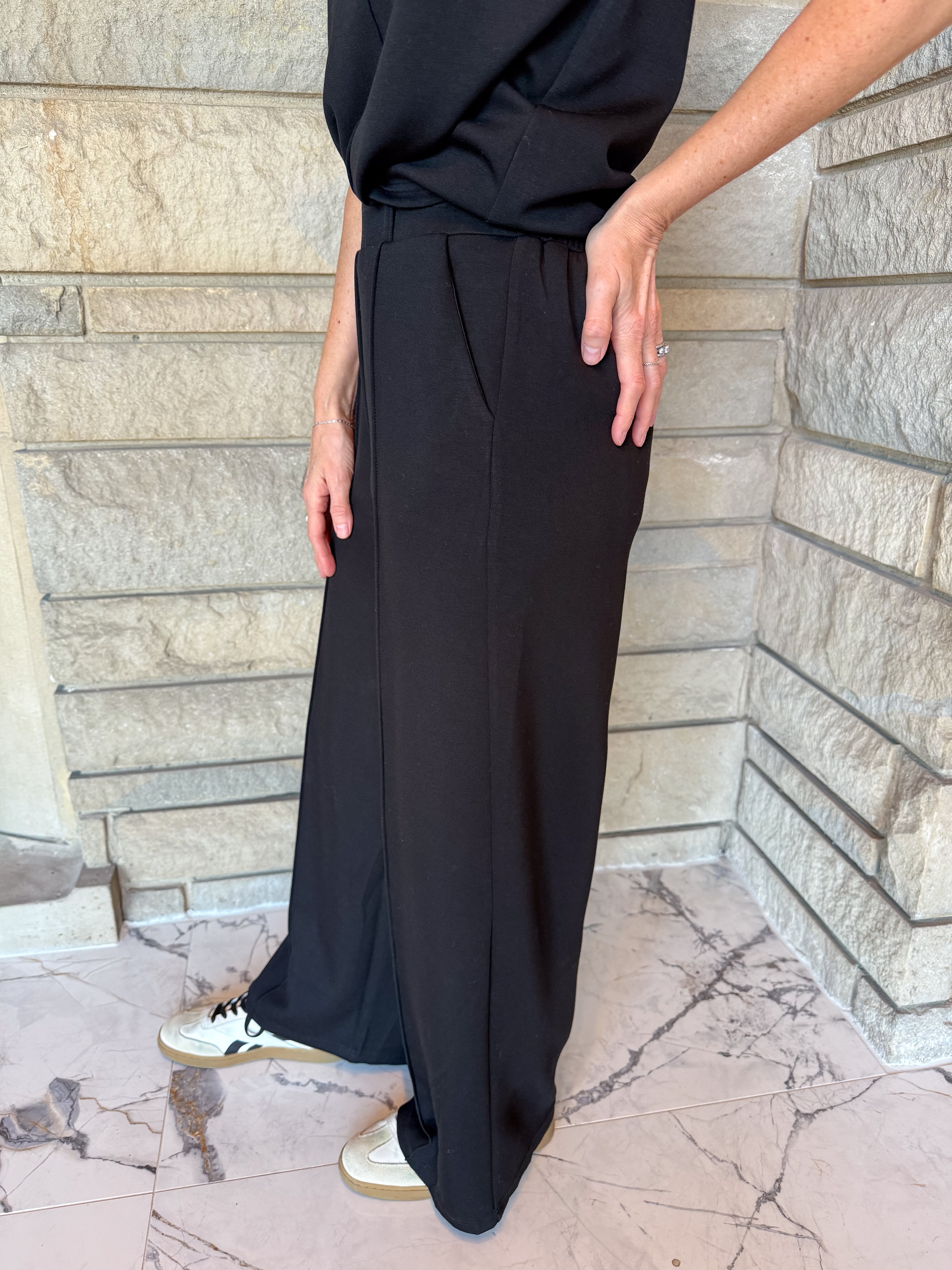 Jovie Sleeveless Mock Neck Set