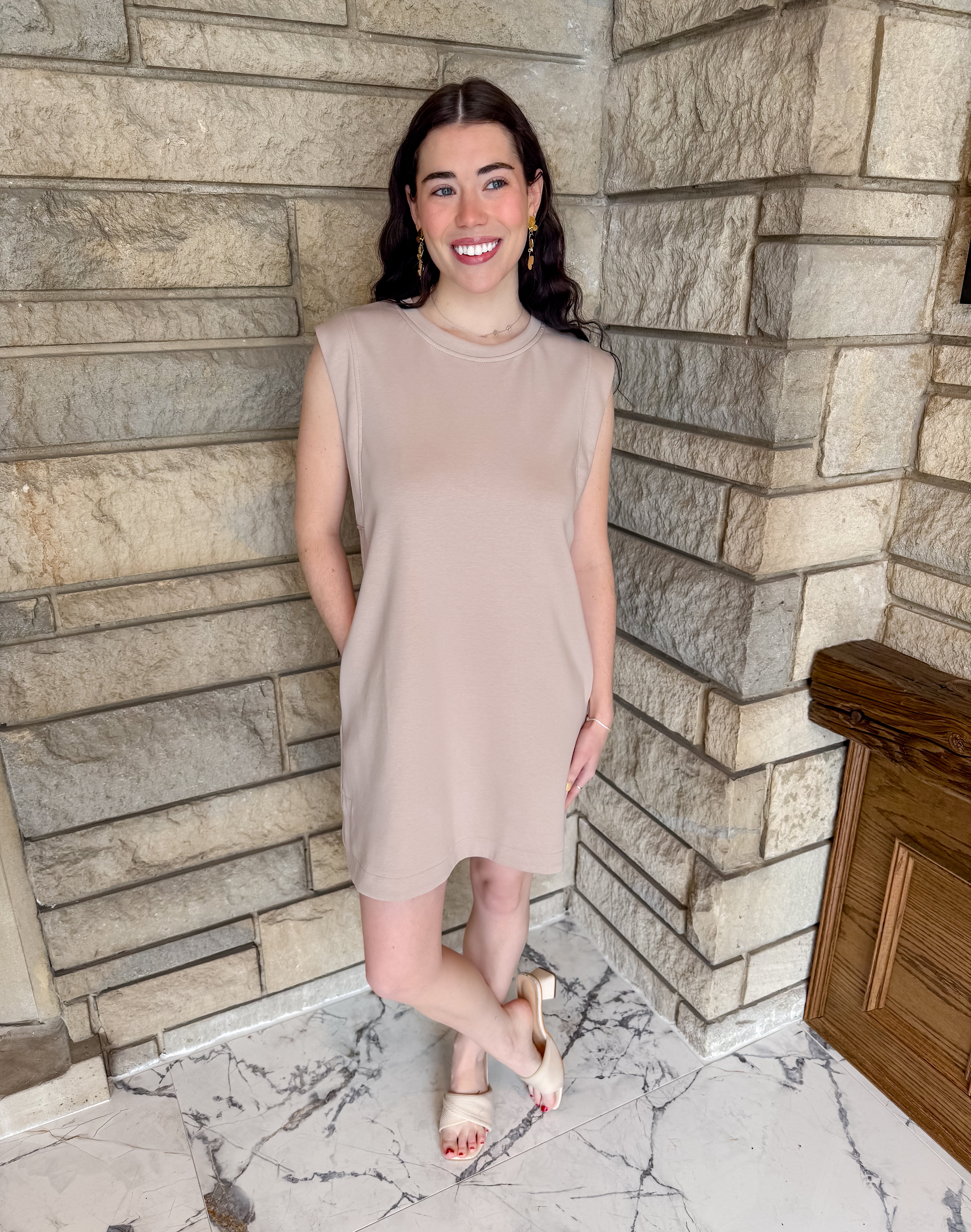 Elsa Sleeveless Shift Dress