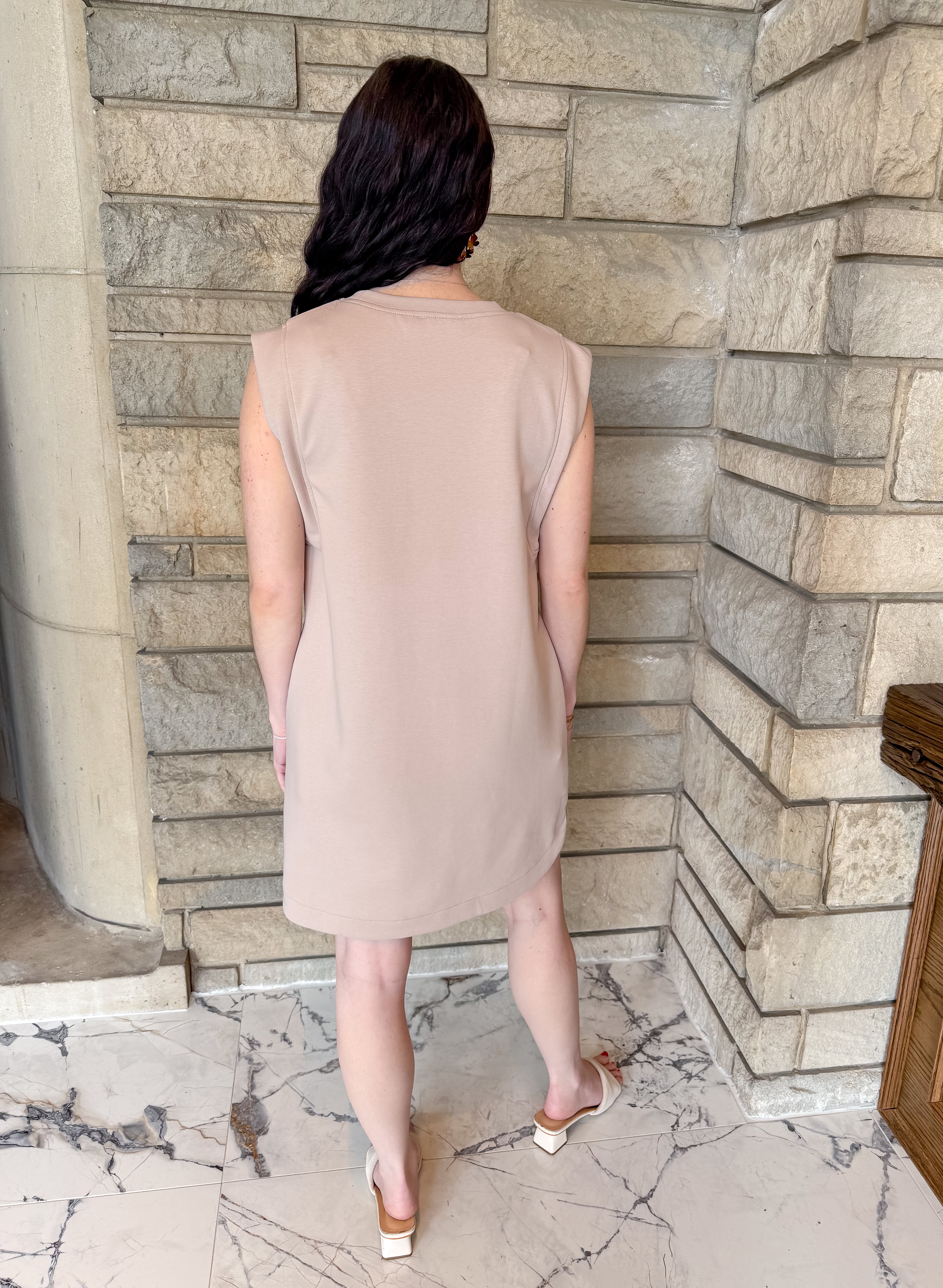 Elsa Sleeveless Shift Dress