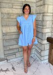 Light blue flutter sleeve mini dress
buttons
pintucking
flowy