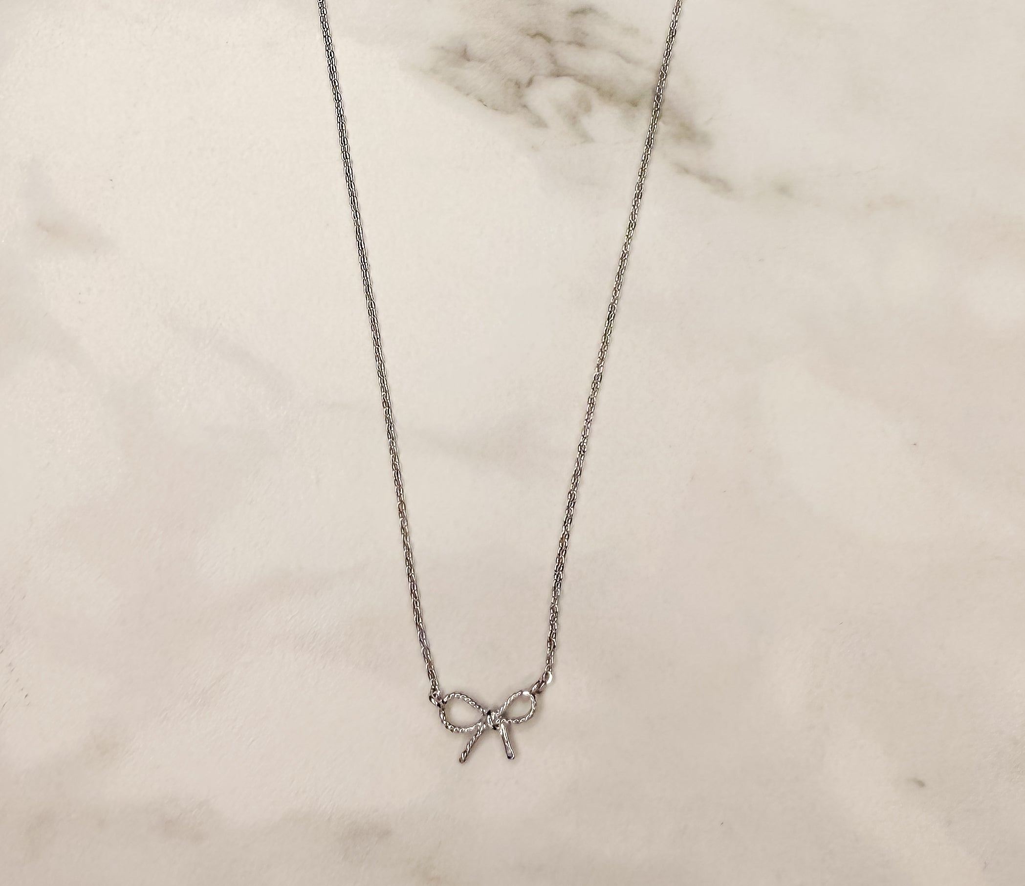 Small Wire Bow Necklace