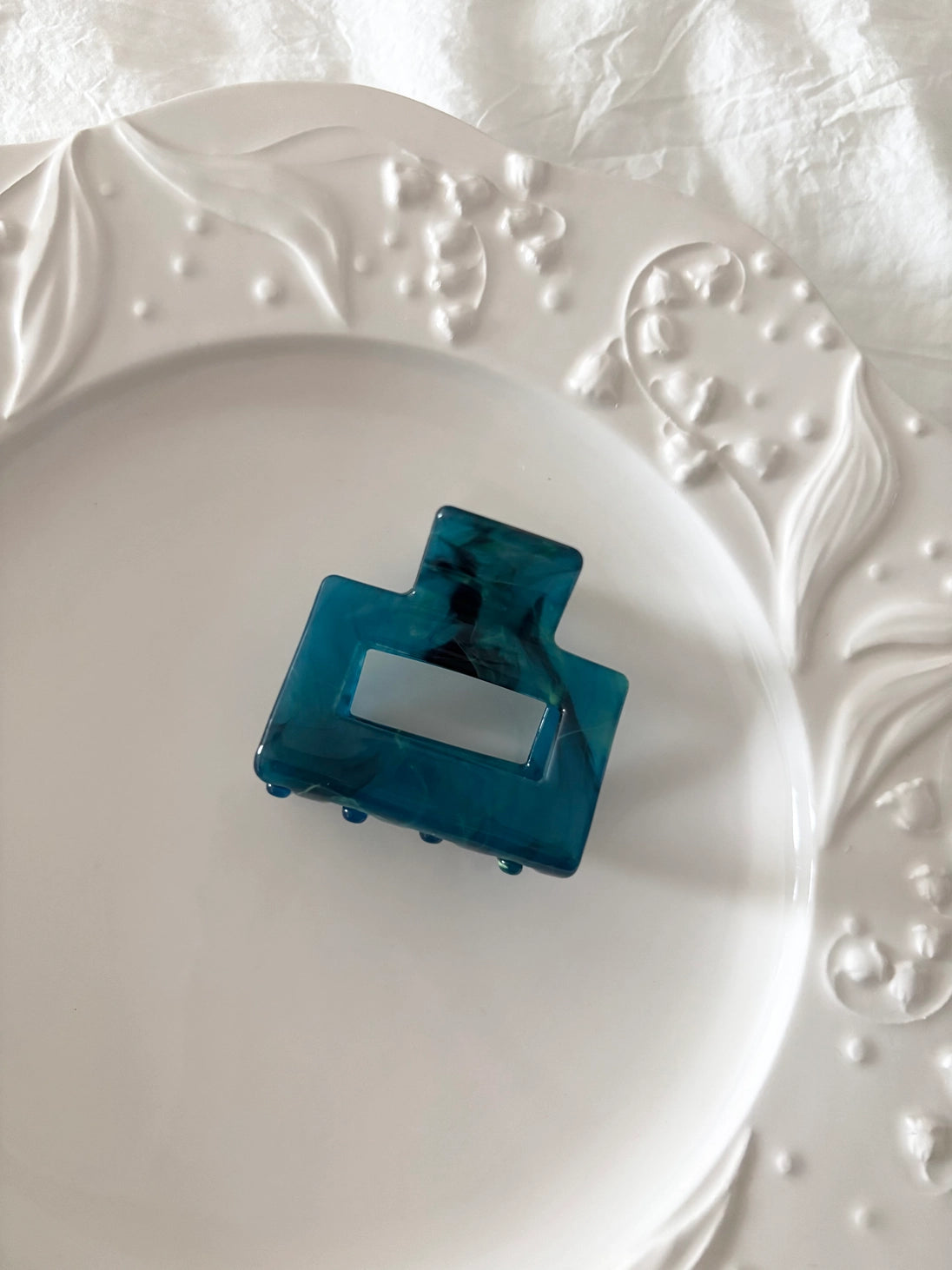 Camilla Hair Claw Aqua 4