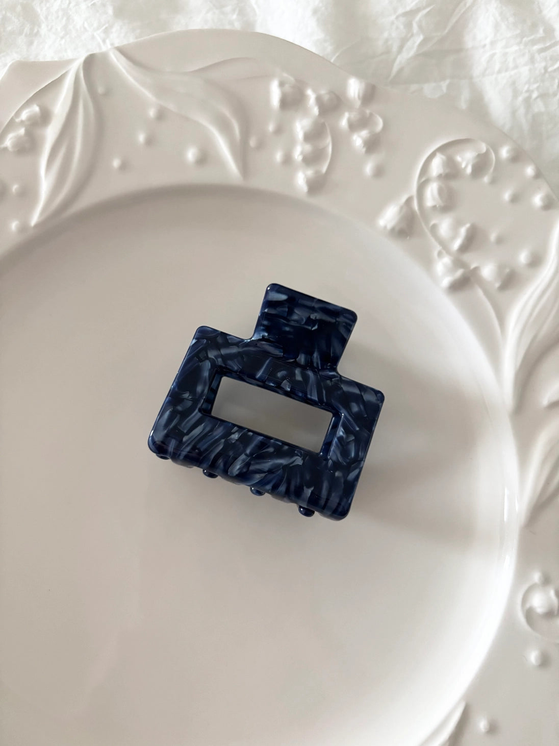 Camilla Hair Claw Blue 3