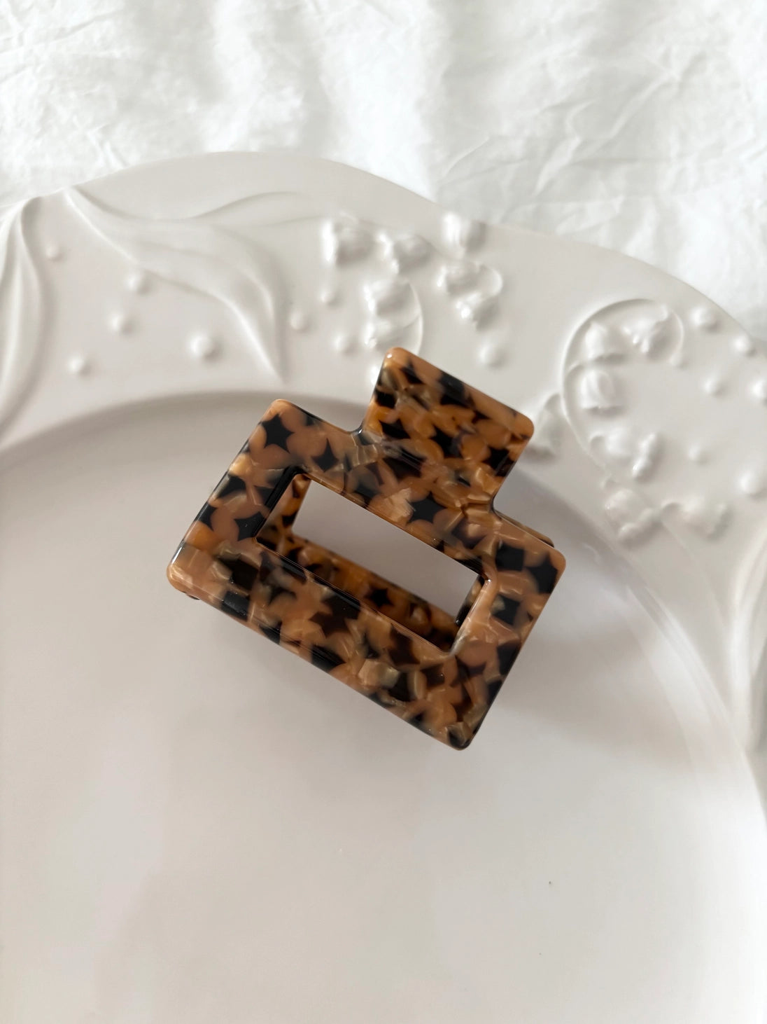 Camilla Hair Claw Brown 1