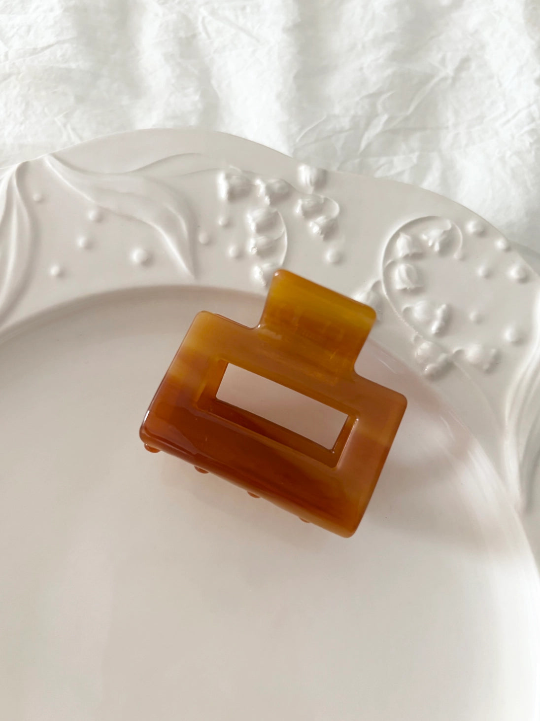 Camilla Hair Claw Brown 2