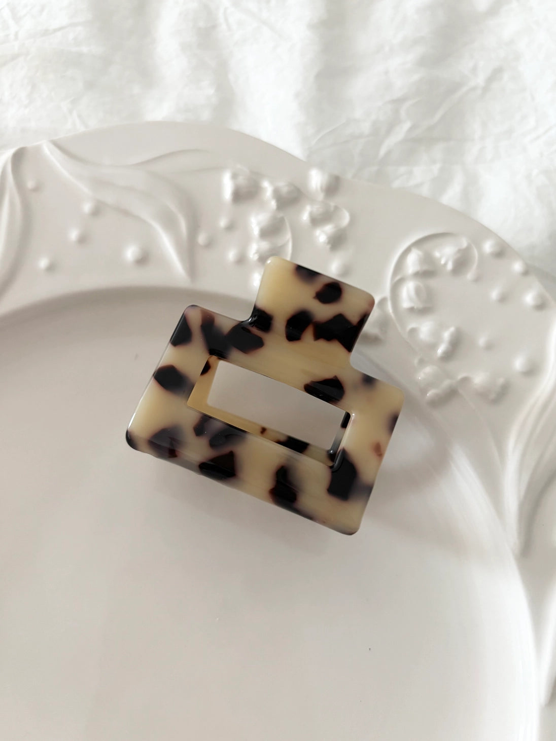 Camilla Hair Claw Brown 4