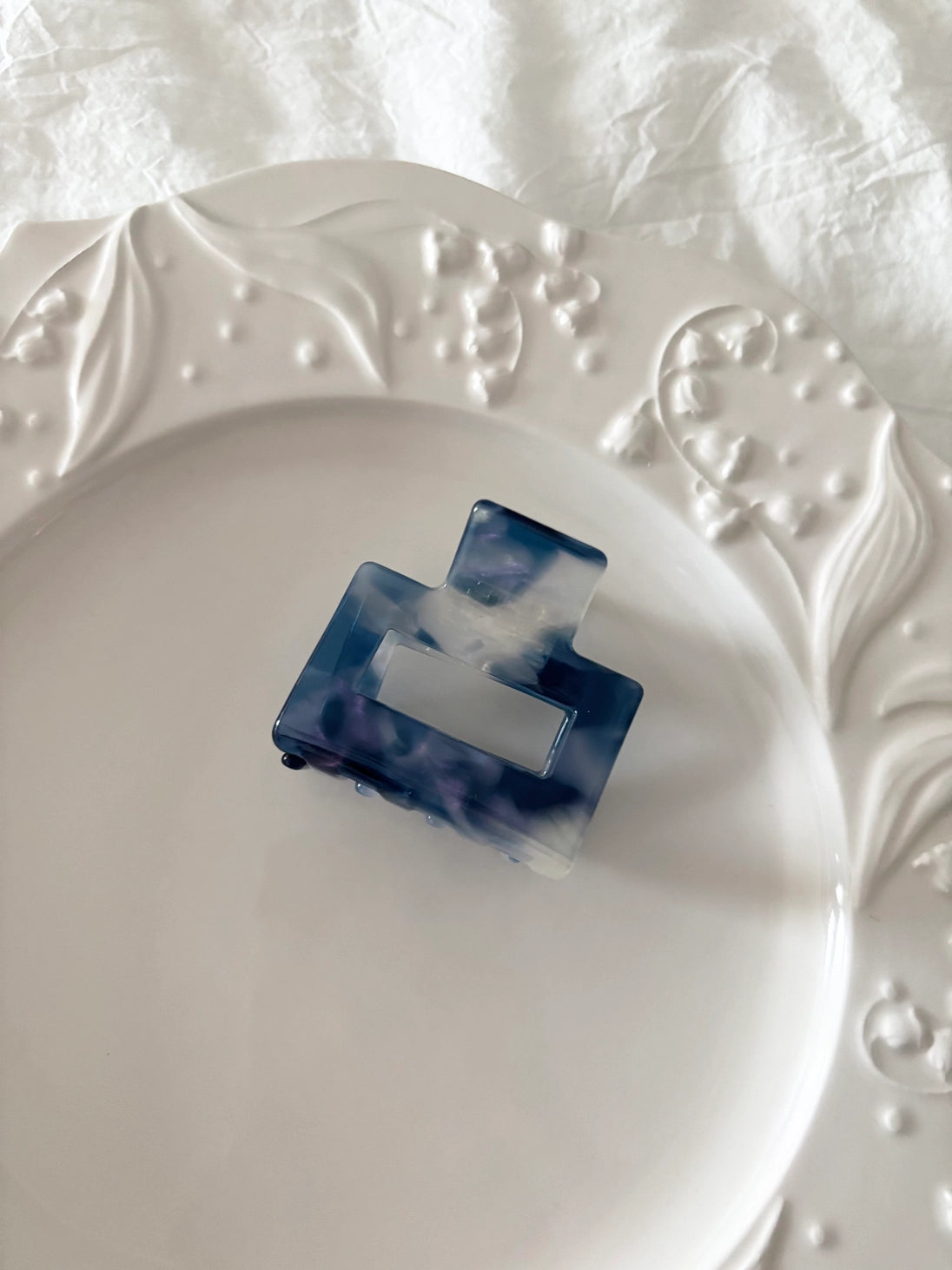 Camilla Hair Claw Blue 1