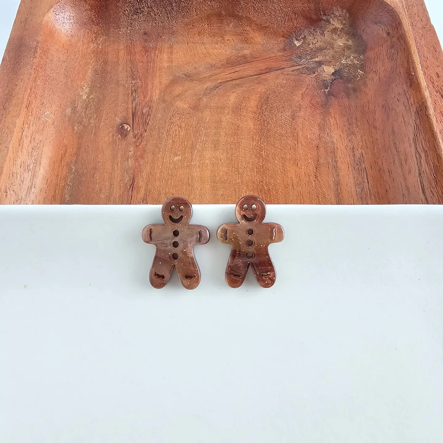 Gingerbread Studs