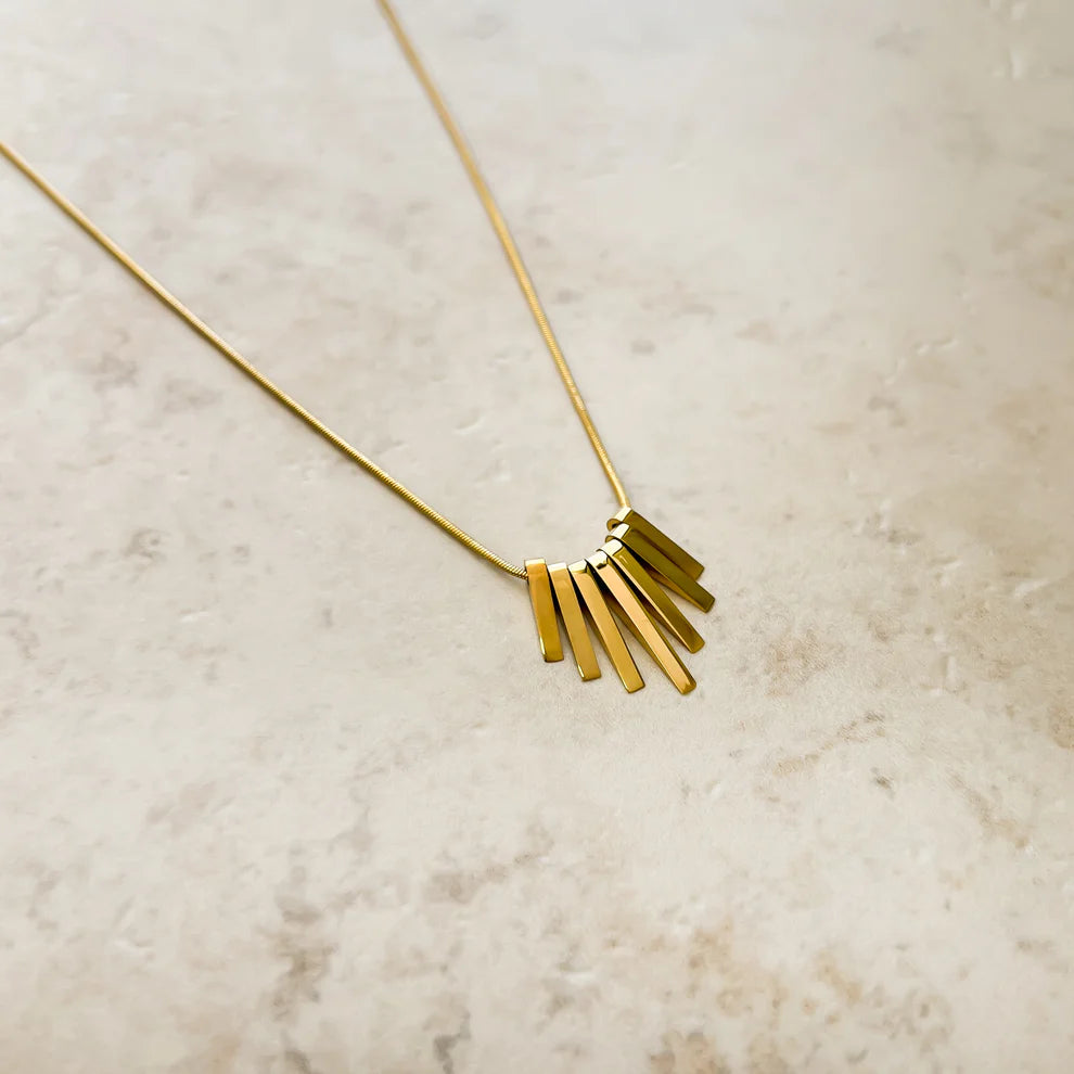 Graduating Bar Pendant Necklace