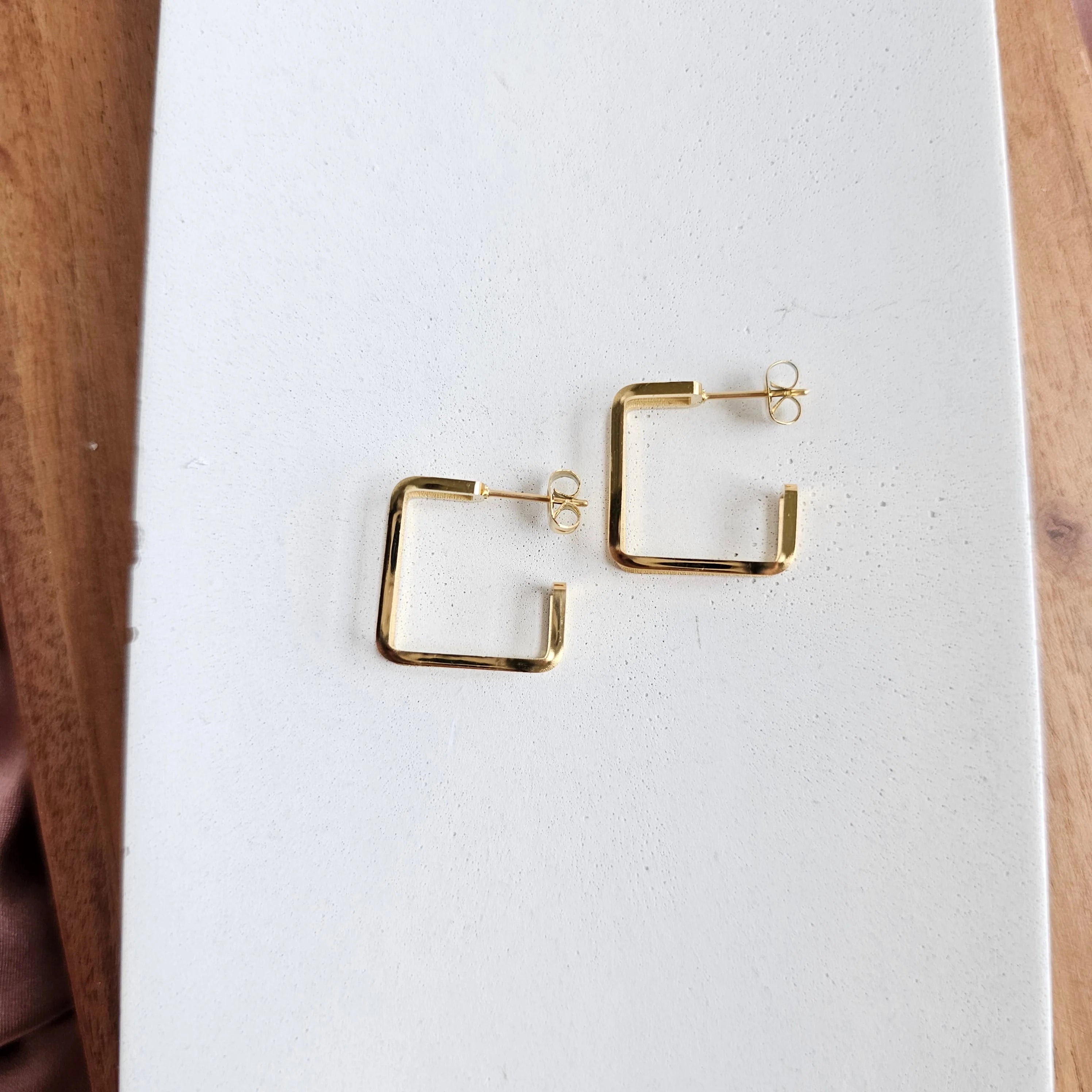 Luxe Gold Kamora Hoop Earrings