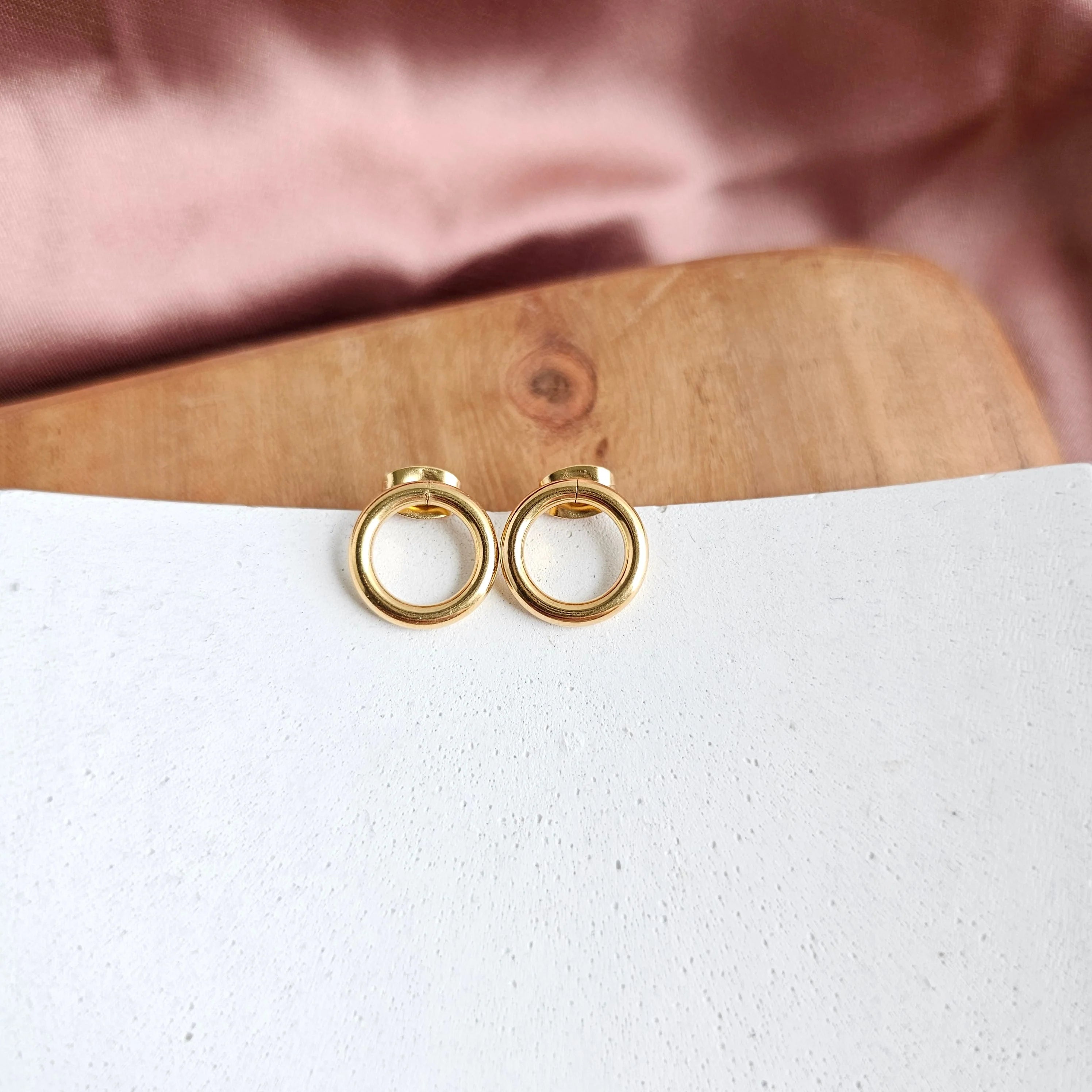 Luxe Gold Oriana Circle Stud Earrings