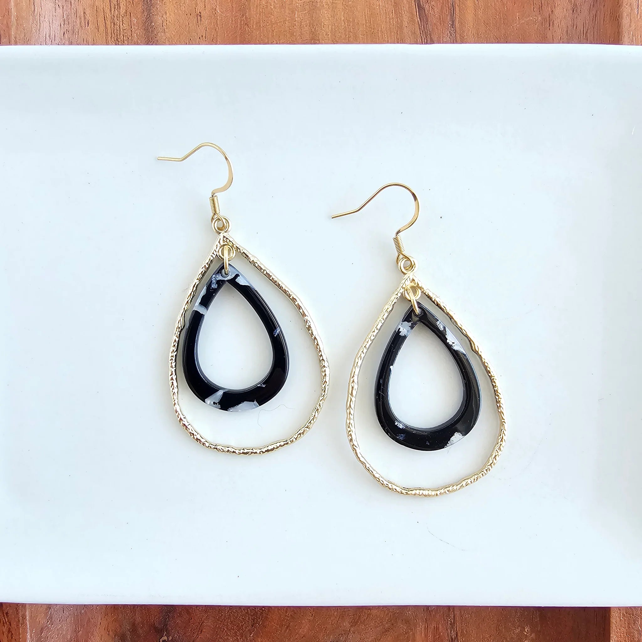 Savannah Earrings Black